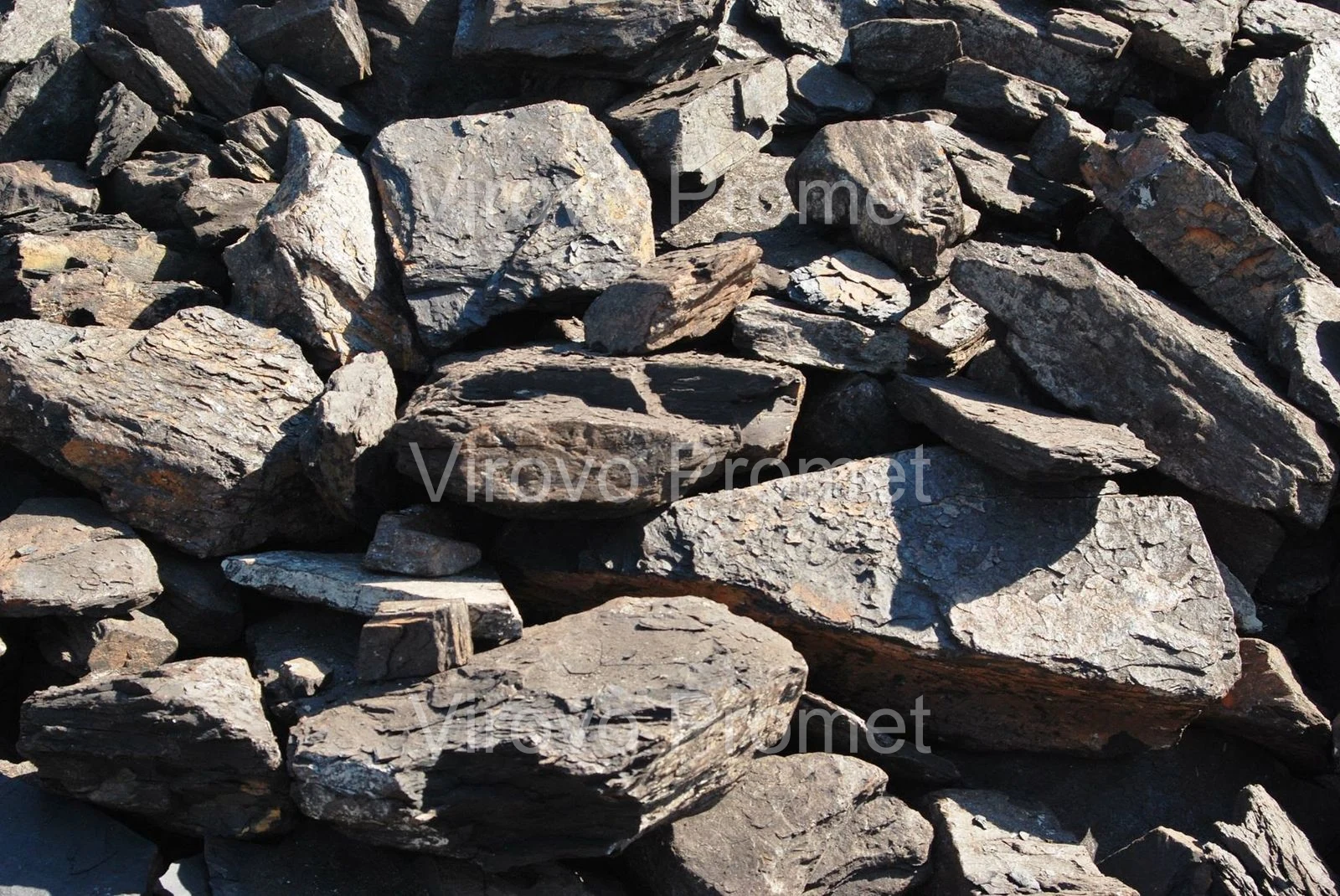 Coal pieces and stockpile — Virovo Promet